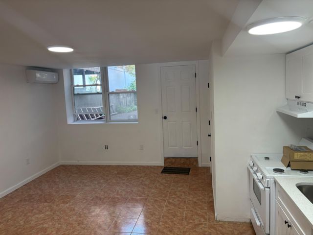 [Forest Hills Real Estate, listing number 3350661]
