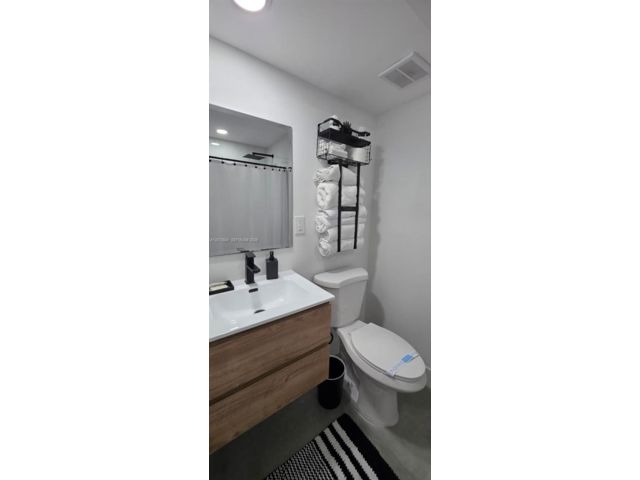 [PHOTO]