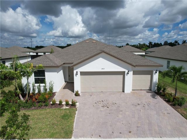  4 BR,  3.00 BTH &nbsp; style home in Homestead