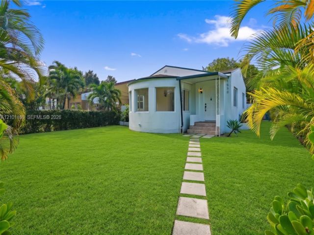  3 BR,  2.00 BTH &nbsp; style home in Miami