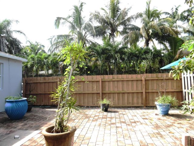 [PHOTO]