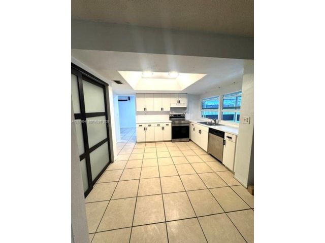  4 BR,  2.00 BTH &nbsp; style home in Sunrise