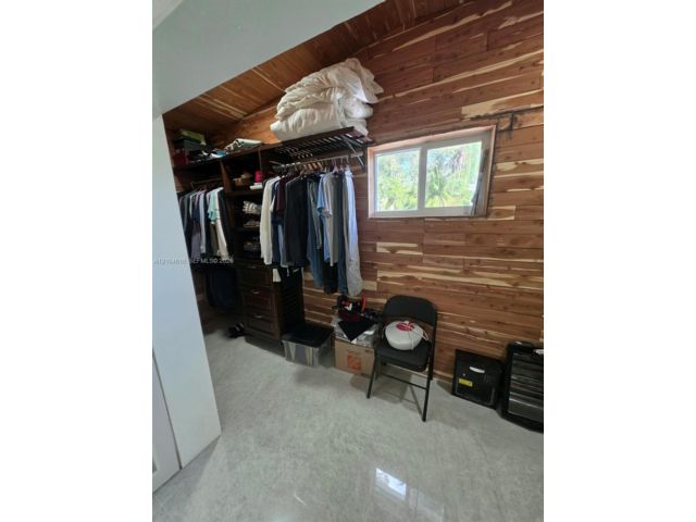 [PHOTO]