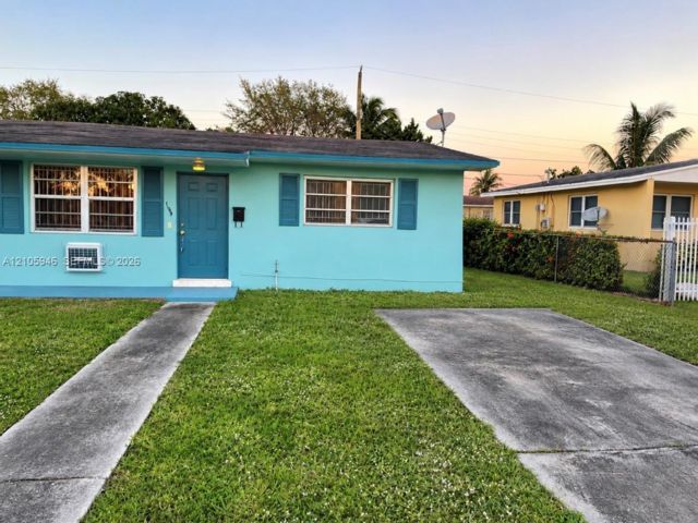  2 BR,  1.00 BTH &nbsp; style home in El Portal