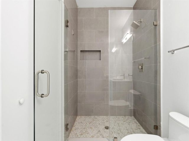 [PHOTO]