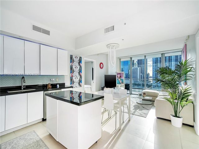  2 BR,  2.00 BTH &nbsp; style home in Miami