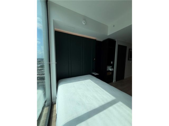 [PHOTO]