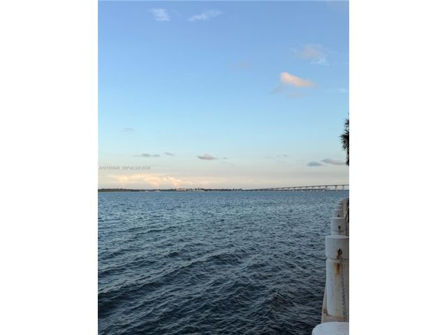 [PHOTO]