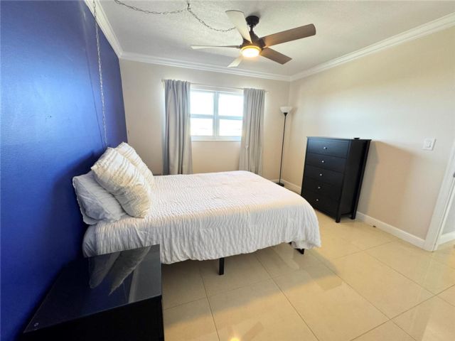 [PHOTO]