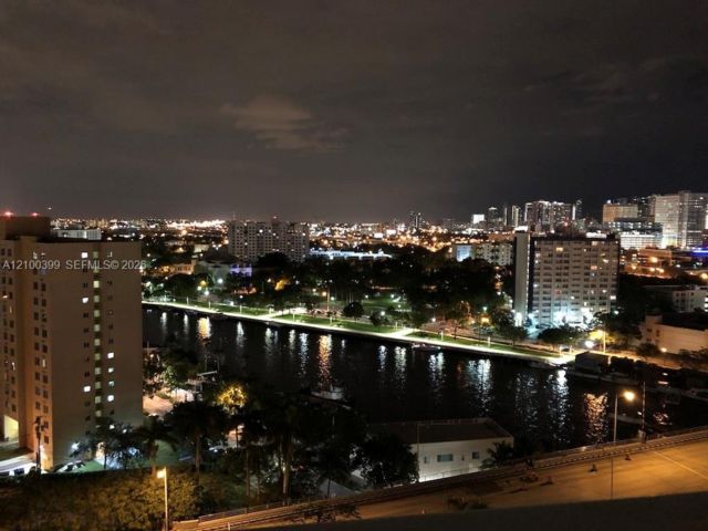  2 BR,  2.00 BTH &nbsp; style home in Miami