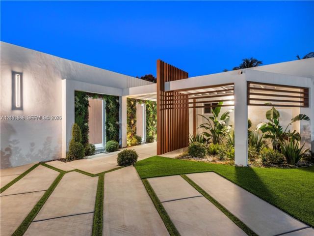  3 BR,  3.00 BTH &nbsp; style home in Fort Lauderdale