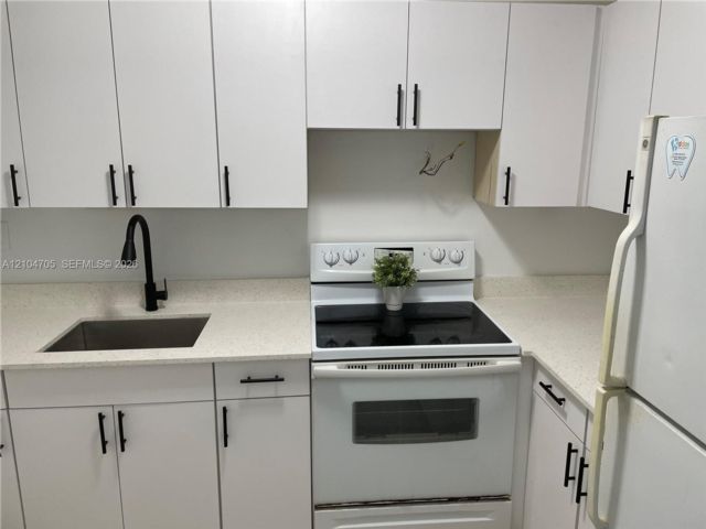  2 BR,  1.00 BTH &nbsp; style home in Miami