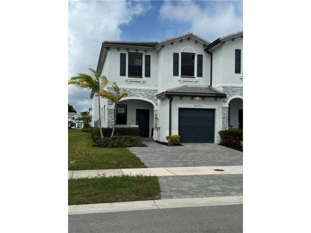  3 BR,  2.50 BTH &nbsp;Townhouse style home in Homestead