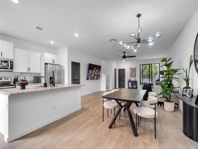  3 BR,  3.00 BTH &nbsp; style home in Fort Lauderdale