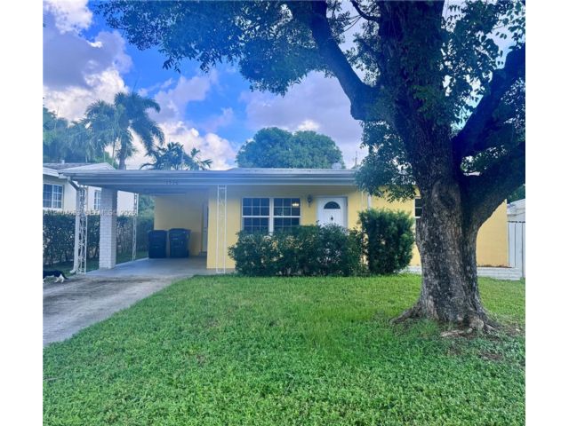  2 BR,  2.00 BTH &nbsp; style home in Lake Worth