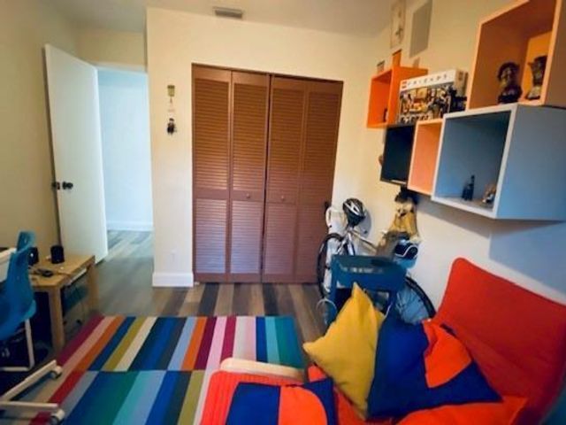 [PHOTO]