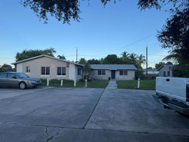  3 BR,  2.00 BTH &nbsp; style home in Lake Worth