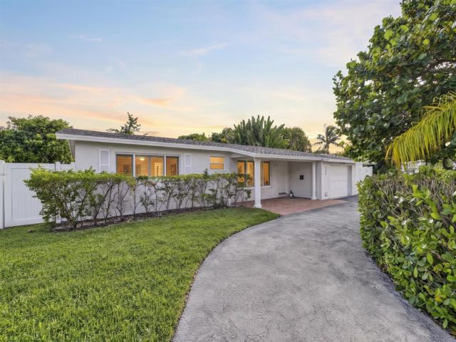  4 BR,  3.00 BTH &nbsp; style home in Deerfield Beach