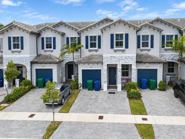  4 BR,  2.50 BTH &nbsp; style home in Homestead