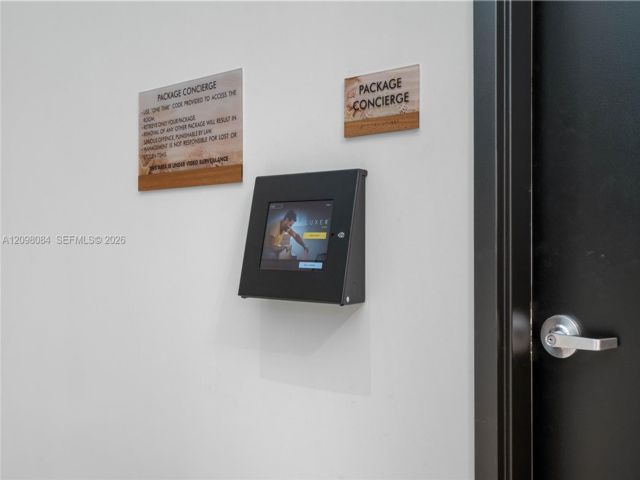 [PHOTO]