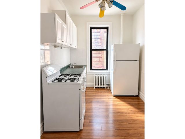 [Brighton Beach Real Estate, listing number 3350835]