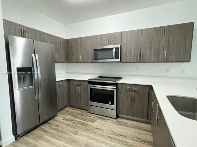 [Miami Real Estate, listing number 3350840]