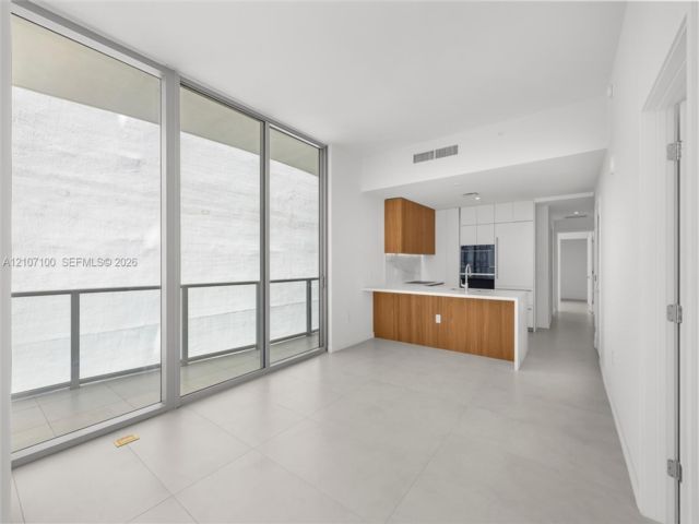  2 BR,  2.00 BTH &nbsp; style home in Miami