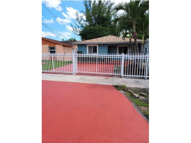  3 BR,  2.00 BTH &nbsp; style home in Miami