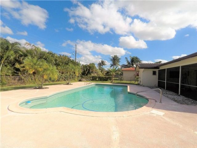  4 BR,  2.00 BTH &nbsp; style home in Plantation