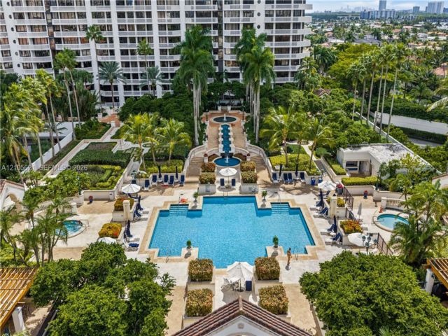  2 BR,  2.00 BTH &nbsp; style home in Aventura