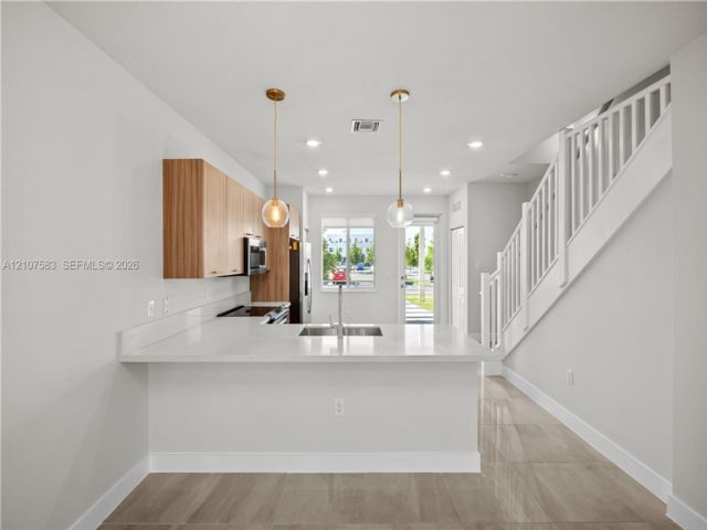  3 BR,  2.50 BTH &nbsp; style home in Medley