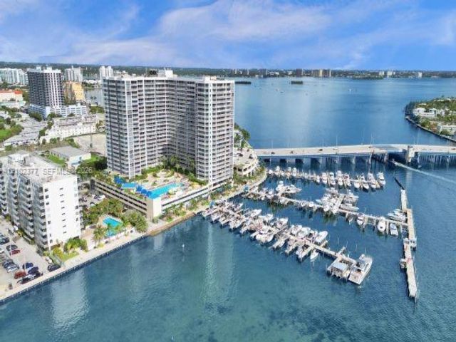  2 BR,  2.00 BTH &nbsp; style home in North Bay Village