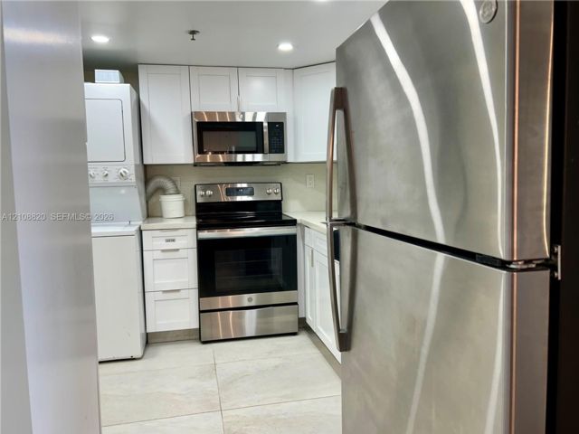  2 BR,  2.00 BTH &nbsp; style home in Sunny Isles Beach