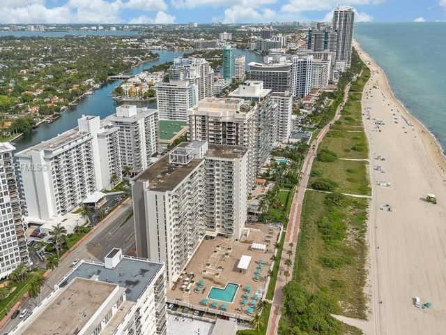  2 BR,  2.00 BTH &nbsp; style home in Miami Beach