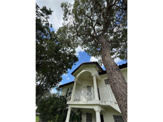  3 BR,  2.00 BTH &nbsp; style home in Medley