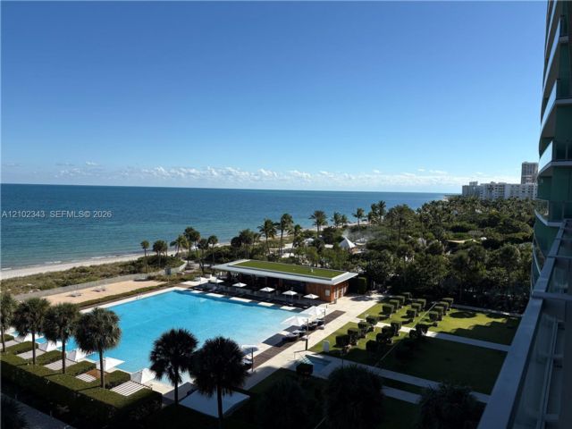  2 BR,  3.50 BTH &nbsp; style home in Key Biscayne