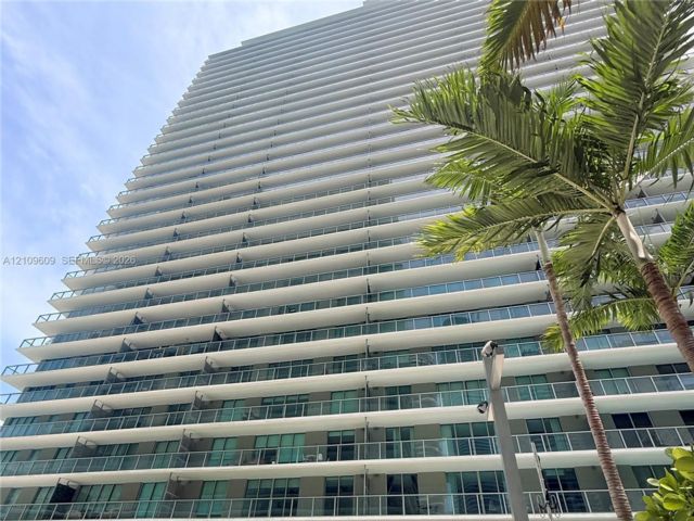  2 BR,  2.00 BTH &nbsp; style home in Miami