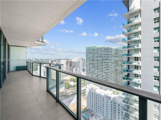  2 BR,  2.00 BTH &nbsp; style home in Miami
