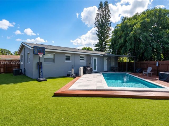  3 BR,  2.00 BTH &nbsp; style home in Fort Lauderdale