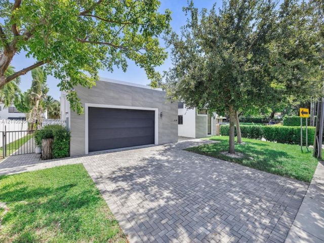  4 BR,  3.00 BTH &nbsp; style home in Dania