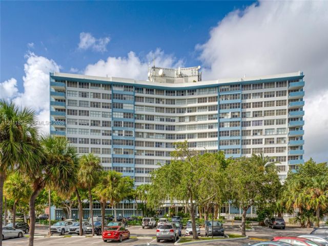  2 BR,  2.00 BTH &nbsp; style home in Miami Beach