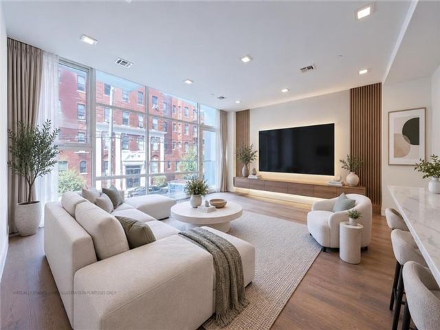  2 BR,  2.00 BTH &nbsp;Condominium style home in Homecrest