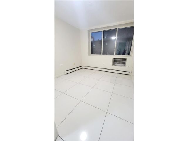 1 BR,  1.00 BTH &nbsp;Condominium style home in Sunset Park