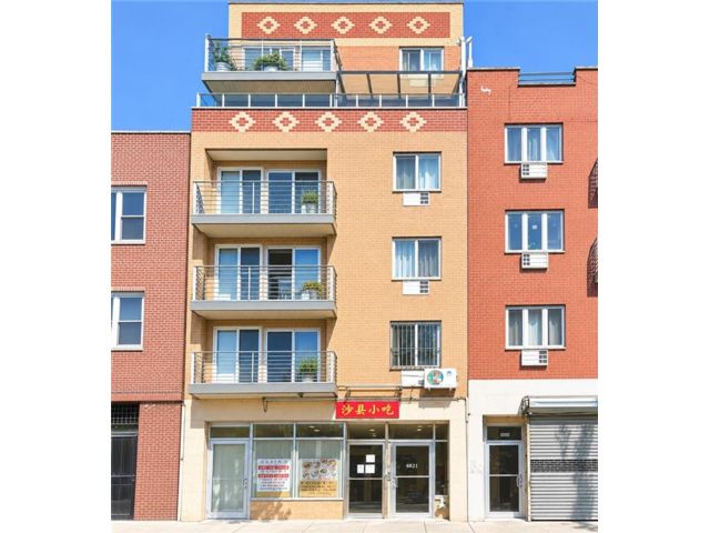  2 BR,  1.00 BTH &nbsp;Condominium style home in Sunset Park