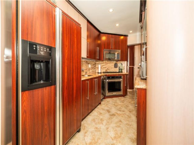  2 BR,  2.00 BTH &nbsp;Co-op style home in Sheepshead Bay