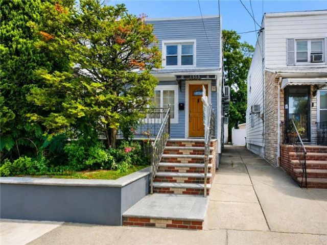  3 BR,  3.00 BTH &nbsp;Single family style home in Old Mill Basin