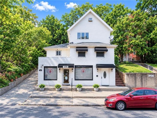 Studio,  0.00 BTH &nbsp;Mixed use style home in Dongan Hills-colony