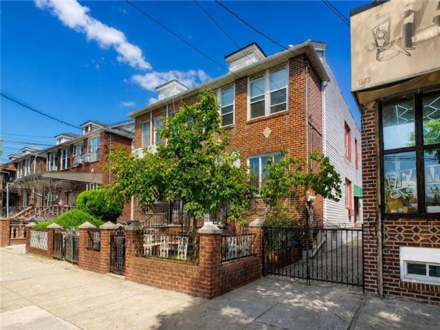 Studio,  0.00 BTH &nbsp;Multi-family style home in Bensonhurst