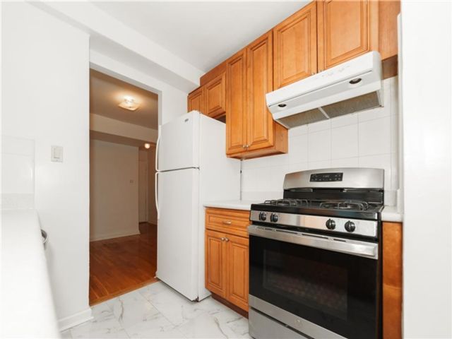  3 BR,  2.00 BTH &nbsp;Co-op style home in Sheepshead Bay