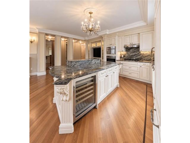  2 BR,  2.00 BTH &nbsp;Condominium style home in Brighton Beach